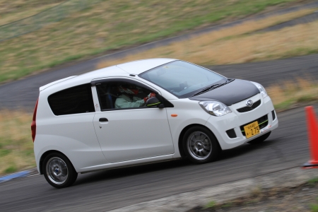 �t���[���s